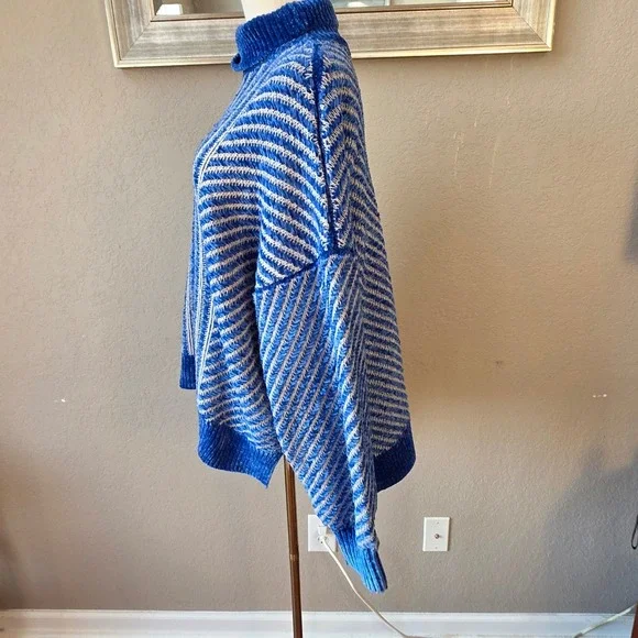 Charli Oversized Blue Chenille Stripe Turtleneck Sweater Womens Oversized Large‎ - Picture 3 of 7